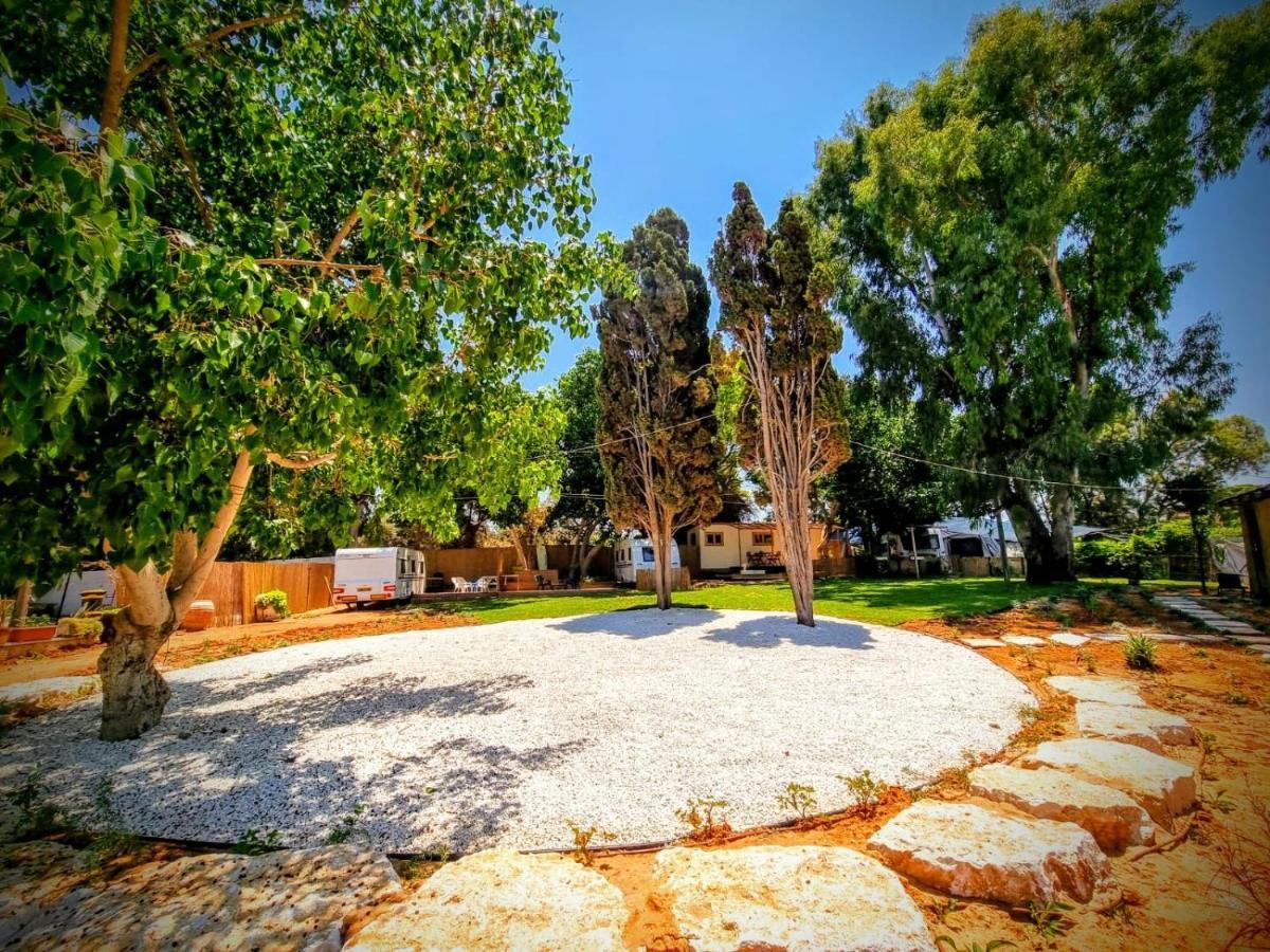 Glamping Beit Yanai Hotel Exterior photo